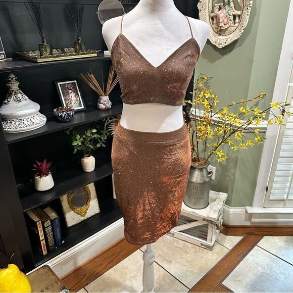 Lulus Shimmer and Shake Iridescent Gold Two Piece Dress Size Small - Picture 2 of 16